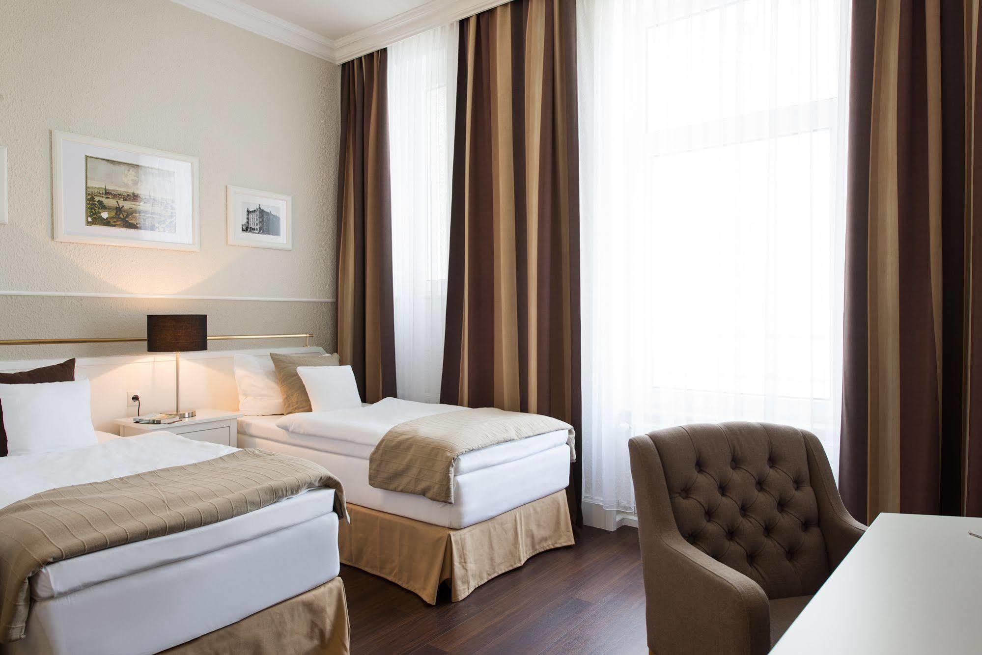 Hotel Stralsund Bagian luar foto